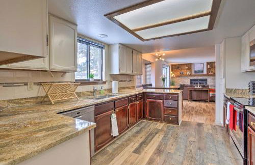 Family-Friendly Aurora Vacation Rental with Yard! - Foto 11