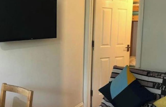 Small Modern Comfortable 2 Bedroom Apartment - Cmyr - Foto 14