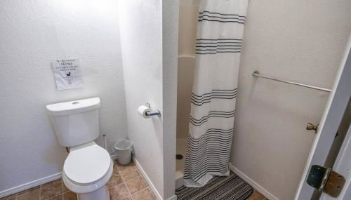 Spacious Family Home with Hot Tub - Foto 3, towels, Shower