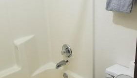 OSU King Bed Hotel Room 111 Booking - Foto 5