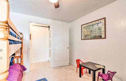 Pet-Friendly Aurora House with Mountain Views! - Photo 22