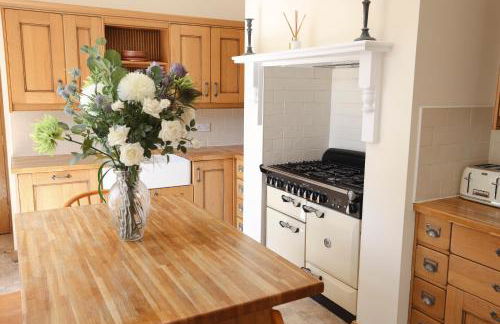 JOIVY Greenknowes Farmhouse with Hot Tub and Bar - Photo 62