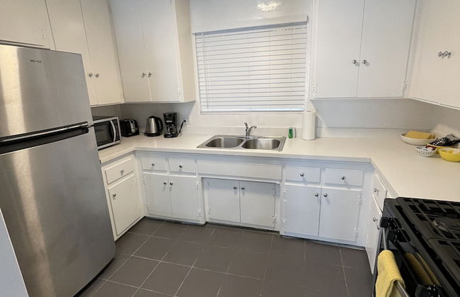 Hollywood Business Suites - Foto 18