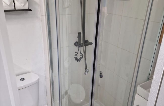 Charming 1-bed Studio Annex,parking,kitchen,wifi - Foto 14