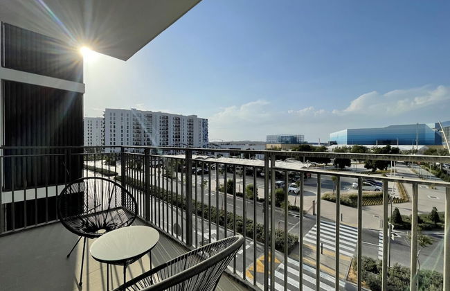 Exquisite Apt on Yas Island cls to ALL Attractions - Photo 2