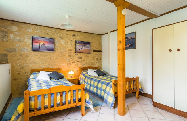 Chic Holiday Home in Siorac-en-perigord With - Foto 5