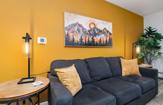 Butterscotch Suite Old Town Stay with Sunny Style - Foto 11