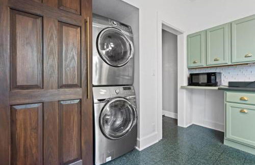 4 Bedroom 3 Story Townhouse with Free Parking - Foto 9