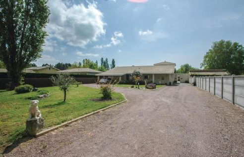 Amazing Home In Saint-Vivien-De-Medoc - Foto 12