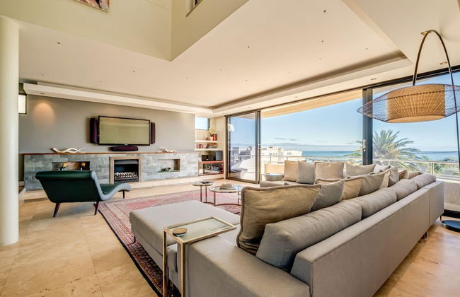 Multi-level Family Villa w Private Pool Views Lions Crest - Foto 5