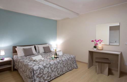 SALA COMACINA APARTMENT NO 1-SLEEPS 10 by Italian Apartments - Foto 8