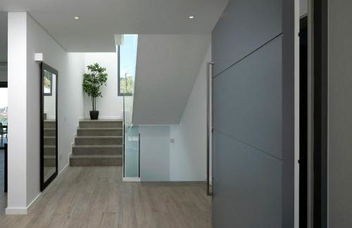 SKYFALL VILLA - Photo 18