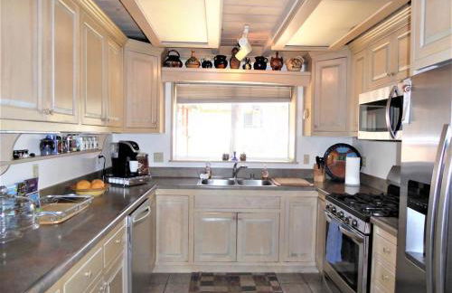 Dream Getaway-Secluded Hot Spa-Walk to Village-Walk to Pineknot Trailhead-Plus King Bed! - Foto 6