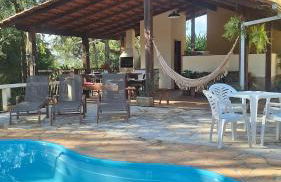 Refúgio em Macacos para até 12 hóspedes com piscina aquecida, 5 suítes e riacho - Foto 5