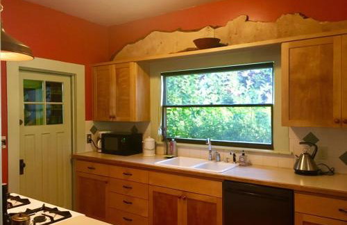 Charming 1914 Craftsman Home - Photo 15