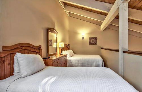 South Lake Tahoe Resort - Steps to Beach & Close to Heavenly - Foto 10