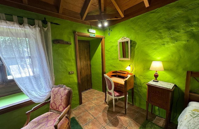 Oasis Hill Botanical Garden - Foto 10