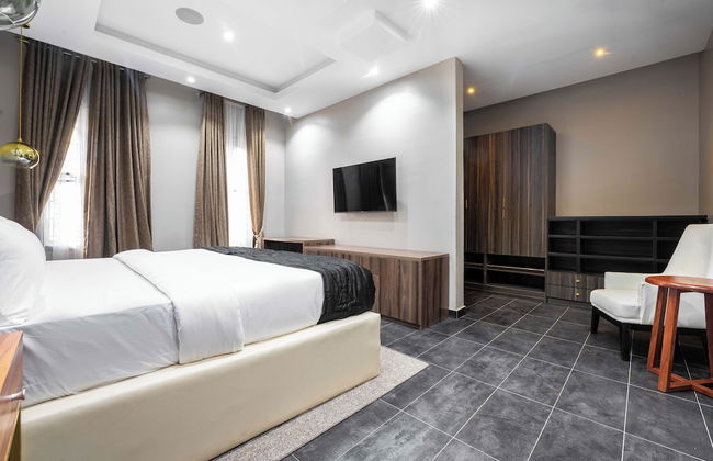 The Azaria Hotel & Apartment - Photo 4