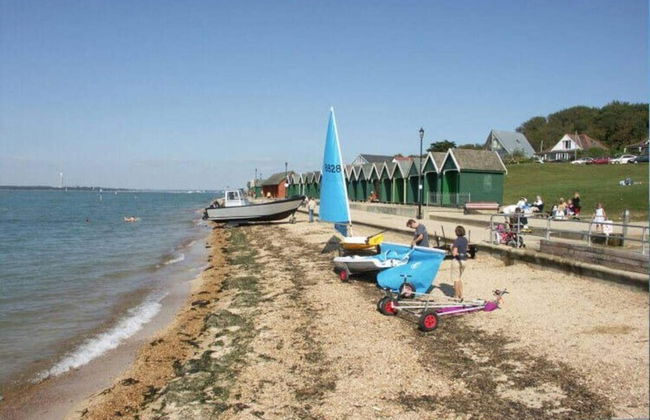 Isle Escape Retreat- Sleeps 4, Garden & Games Room - Foto 22