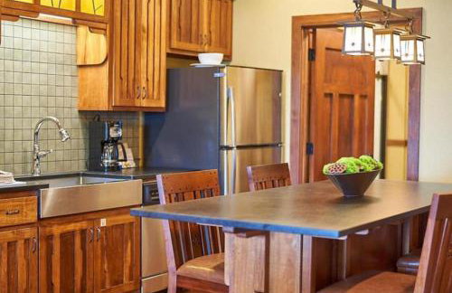 Enjoy the views of Table Rock Lake in this 2BD resort condo - Foto 14