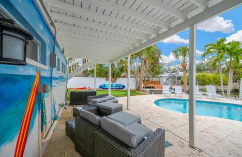 Home ON Key with pool, hot tub, putting green, arcade games, bike & mins to beach! - Foto 56