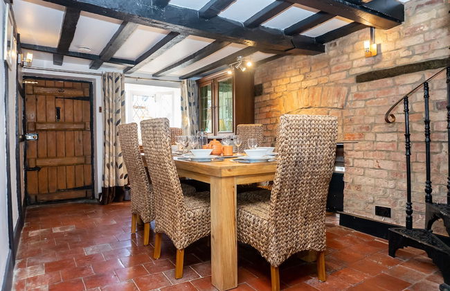 2 Pound cottage - Photo 1