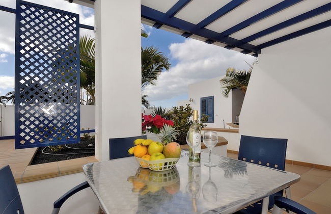 Remarkable 2-bed Apartment in Playa Blanca - Photo 11