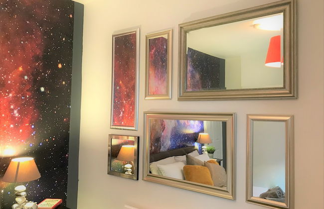 Central Wigan Welcoming Townhouse Sleeps up to 6 - Photo 5