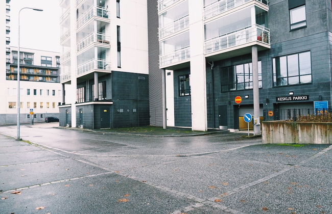 Modern 1BR Apt with Sauna, Balcony & Free Parking - Foto 21