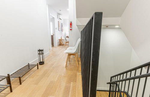 Modern Duplex Escape w Backyard - Foto 34