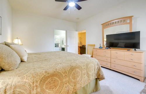 Pond Views and Community Perks Sunset Beach Condo! - Foto 13