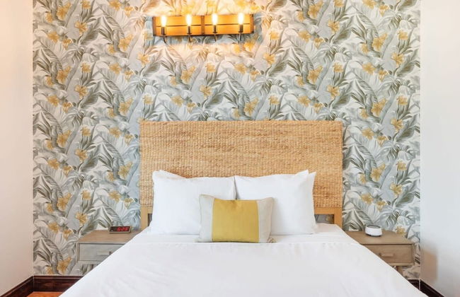 Sosuite 2BR Penthouse w W D Gym On-site Bar - Photo 14