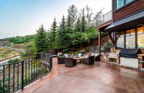 8 Bedroom Deer Valley Masterpiece with endless views. Theater hot tub game room ski-inout - Photo 48