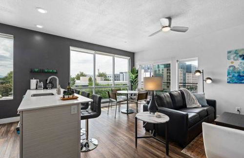 Gorgeous Central City 2BD 2BA - Foto 9