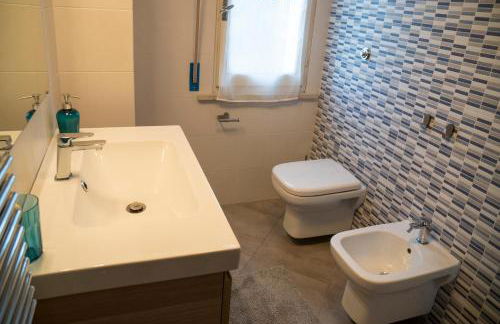 N228 - Numana, quadrilocale ristrutturato con giardino - Foto 18