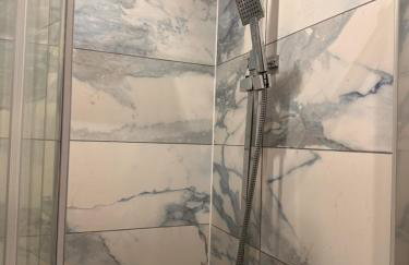 Lovely Hillingdon Family Holiday Home - 6 bedrooms - Foto 15