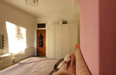 The Flat with the Pink Door - Foto 3