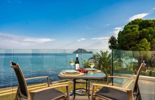 Violet Beach Front Private Villa - Foto 44