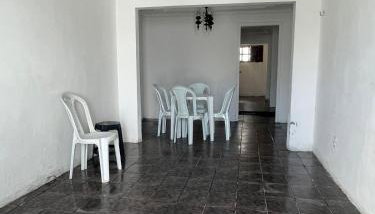 Casa com piscina no Centro da cidade - Foto 1