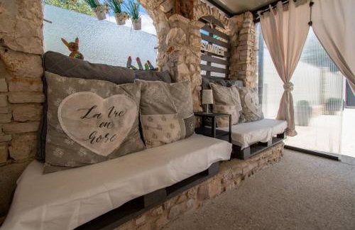 Villa Marsel with Pool & Jacuzzi by Istrabook - Foto 12