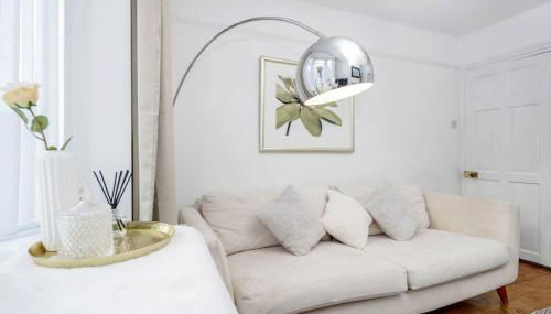 Stylish Victorian 3 Bed House Huge Garden/Parking - Foto 1