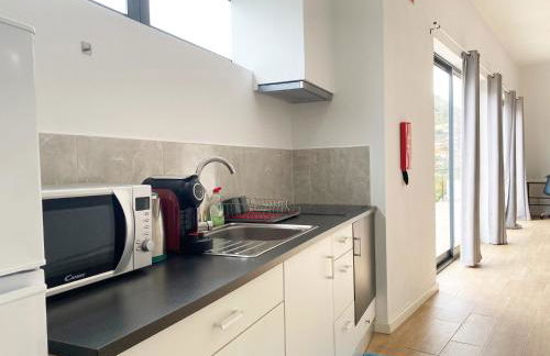 Machico flat center near beach w parking - Foto 13