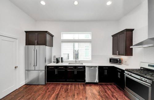 AMAZING ROOFTOP! DOWNTOWN SKYLINE VIEWS!!! SLEEPS 15 - Foto 27