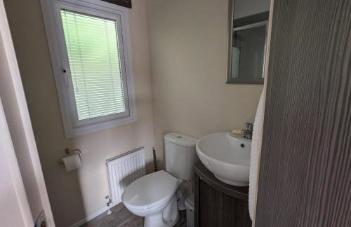 2-Bed Ringwood Cabin - incl Park Pass SelfCheckin - Foto 5