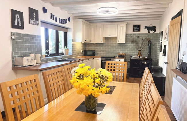 Ty'n Rardd Farmhouse Mountain Views, Secure Garden - Foto 13