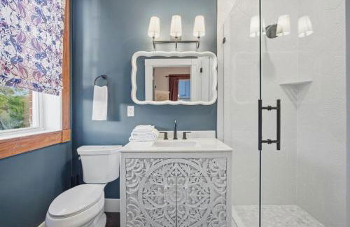 The Raven - 2nd Floor South Wing - Photo 41