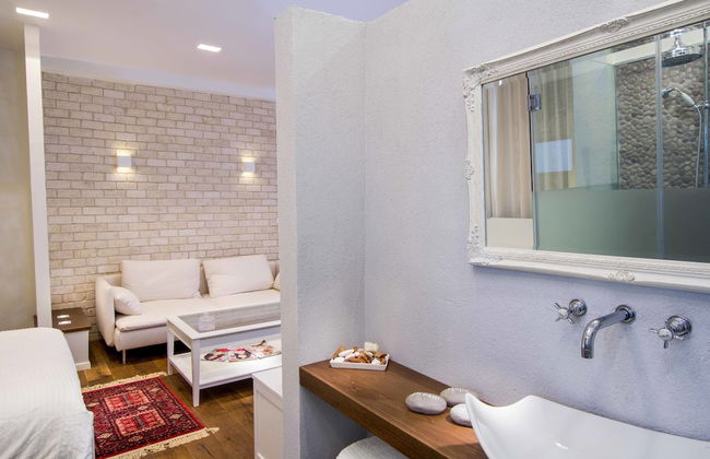 Haifa Luxury Boutique Apartments - Photo 11