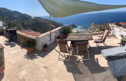 ASTRA-Ferienhaus mit großer Dachterrasse und Top-Ausstattung in NAS - Foto 1