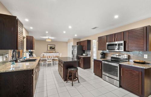 Surfside Beach House - Gorgeous Canal Front Home - Heated Pool & Boat Dock - Foto 25