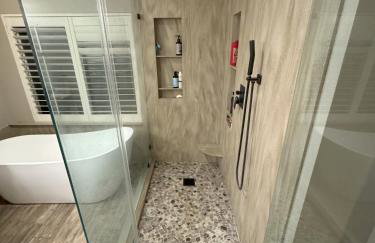 Riverside Views & Pool Retreat - Foto 21